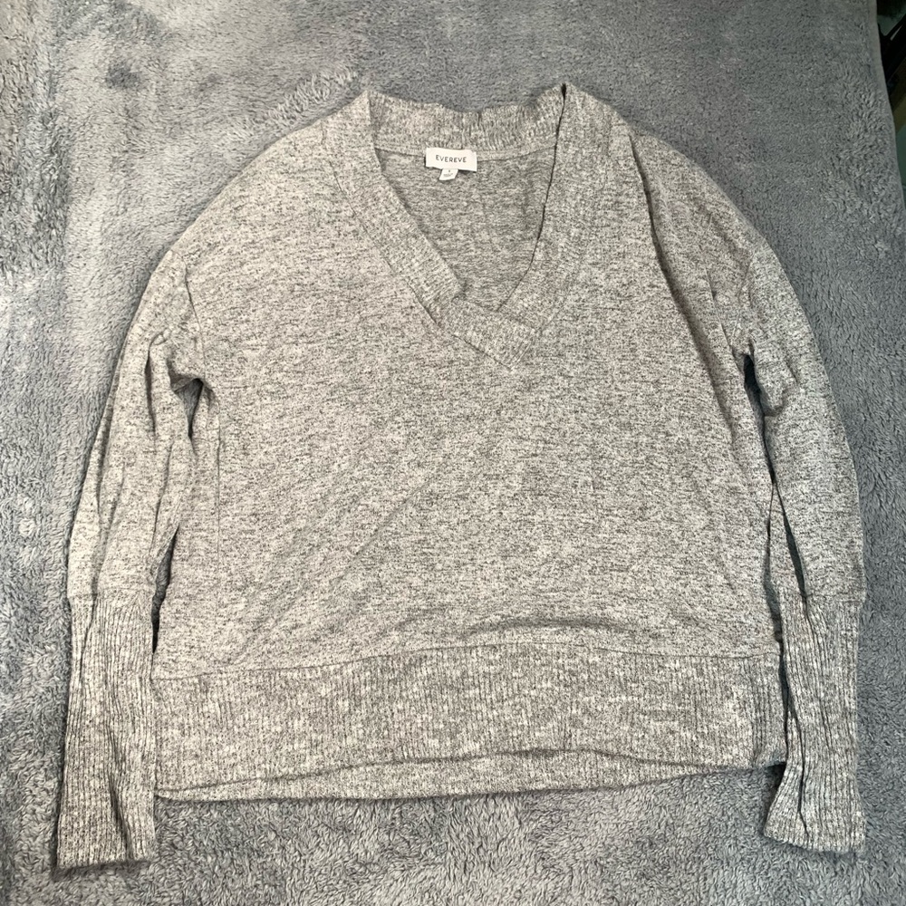 Evereve Heather Gray V-Neck Sweater